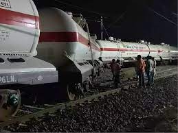 jabalpur,  goods train carrying, LPG derailed
