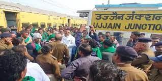 ujjain, Farmers deboarded , Shipra and saw Mahakal