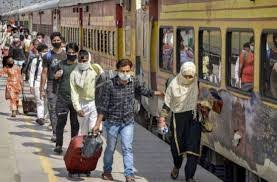 khandwa,one thousand laborers ,returned by train,Satara,Maharashtra