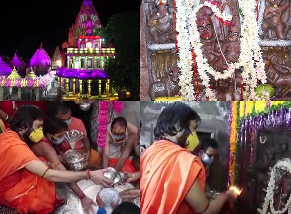 ujjain,Nagpanchami, Patches , Nagachandreshwara temple ,opened midnight, special worship