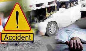 rewa,Uncontrolled car, collided with divider, two died