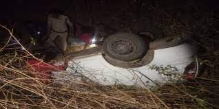 chindwara, Car overturned,one died