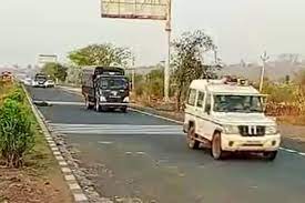shivpuri.Police convoy ,gangster Atiq Ahmed 