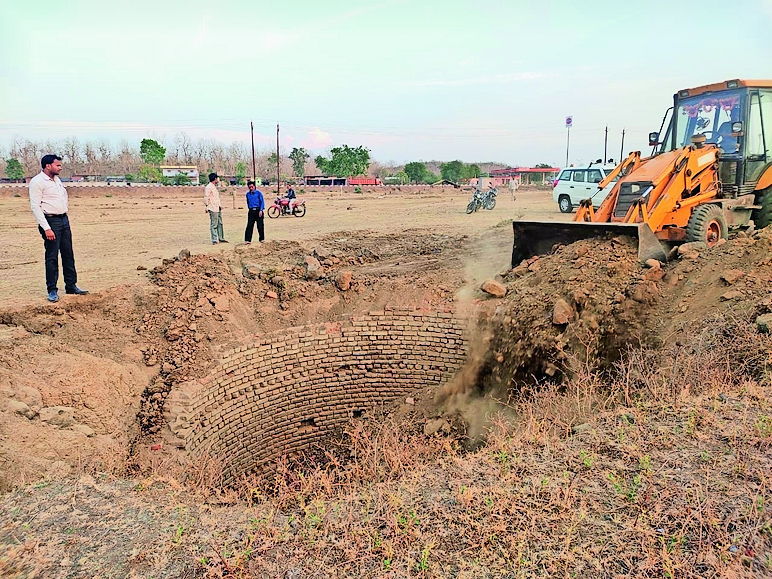  बोरवेल अफसरों ने सख्ती से बंद करवाए