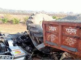 umaria, Tractor carrying ballast , driver died