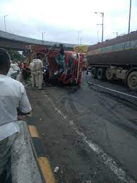rajgarh, Driver killed, cleaner injured 
