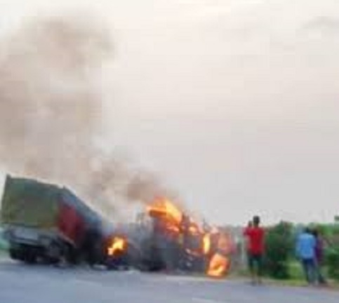 satna,Fire broke ,collision between two trucks