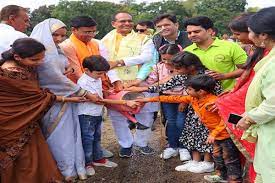 bhopal, Chief Minister , planted banyan