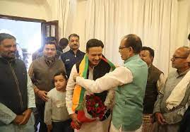 bhopal, Yogendra Raghuvanshi,  joins BJP