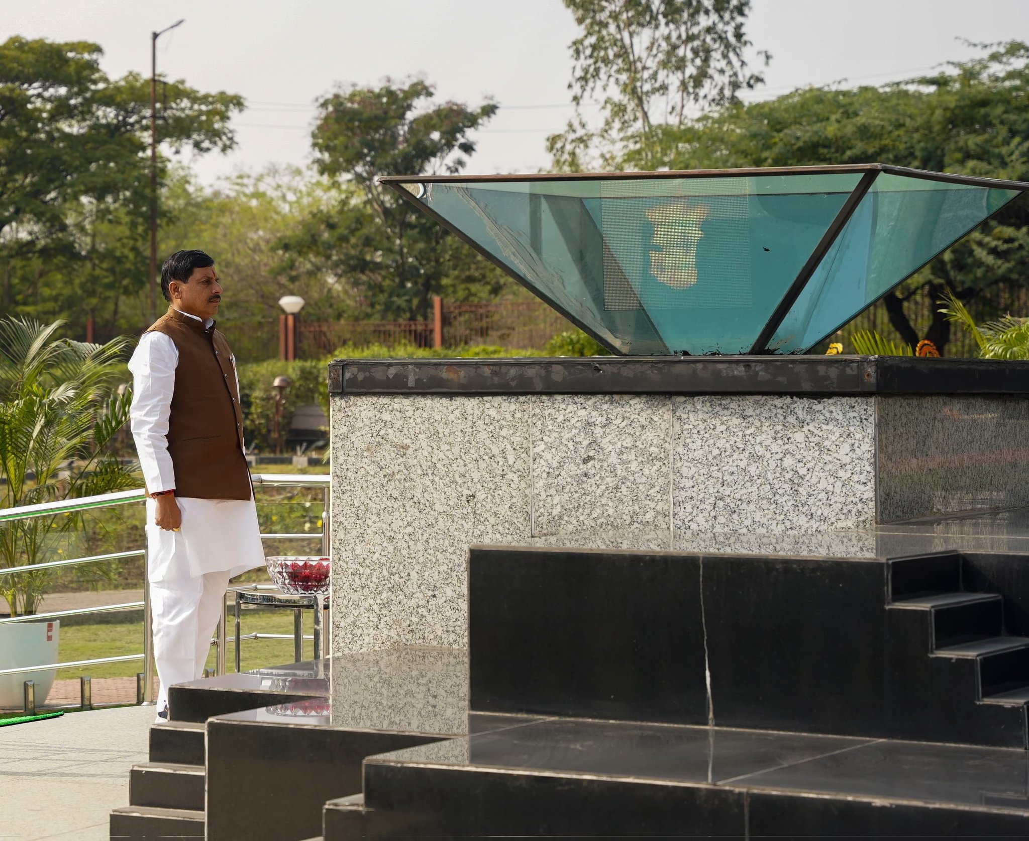 bhopal, Chief Minister Dr. Yadav, paid tribute 