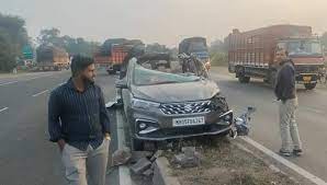 indore, Uncontrolled car , one dead