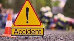 damoh, Heavy collision , car and truck