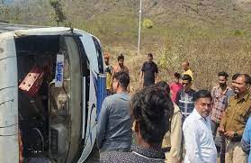 damoh, Uncontrollable bus overturned , Damoh-Jabalpur highway