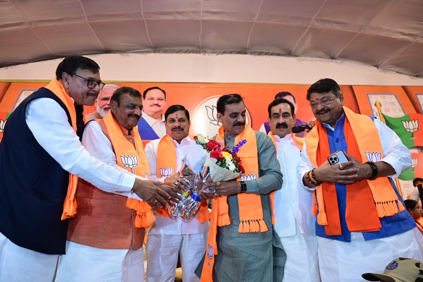 bhopal, Many Congress leaders , join BJP
