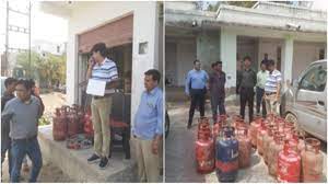 gwalior, 19 LPG cylinders ,seized in raid