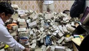 ranchi, Rs 25 crore cash, Minister Alamgir 