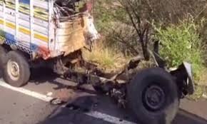 chhindwara,  pickup and dumper, three youths died