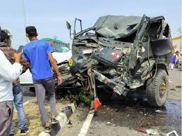 bhopal, Heavy collision , bus and car