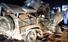 indore, Car collides , 8 people killed