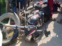 khandwa, Trolley crushed ,two bike riding youths