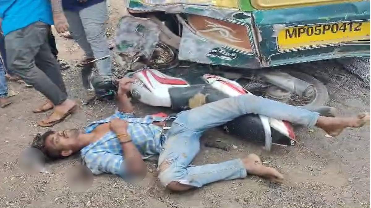 sehore, Bus and bike collide , Salkanpur road