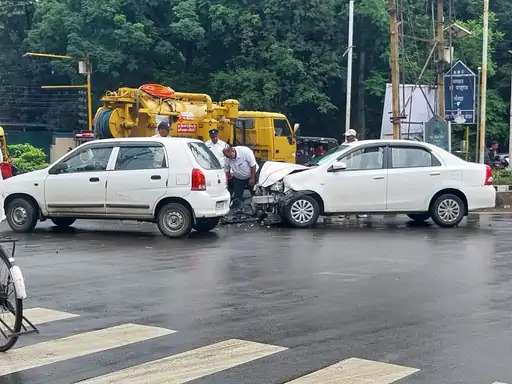 bhopal,Tulsi Silavat, car accident