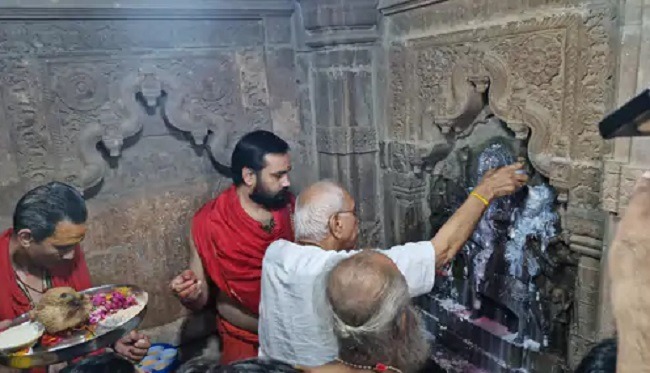 ujjain,    Nagchandreshwar temple, midnight