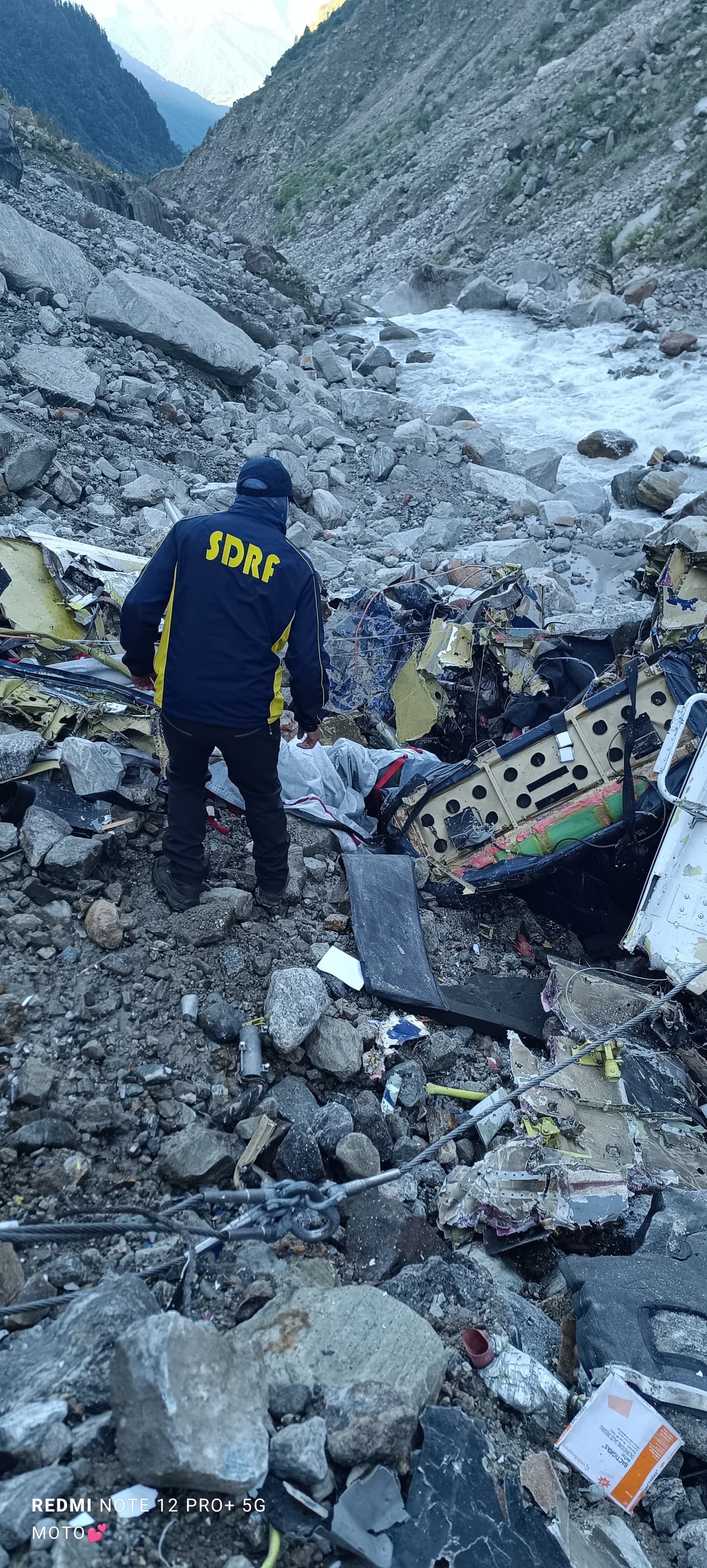 rudraprayag,Helicopter being hung,repairing crashes