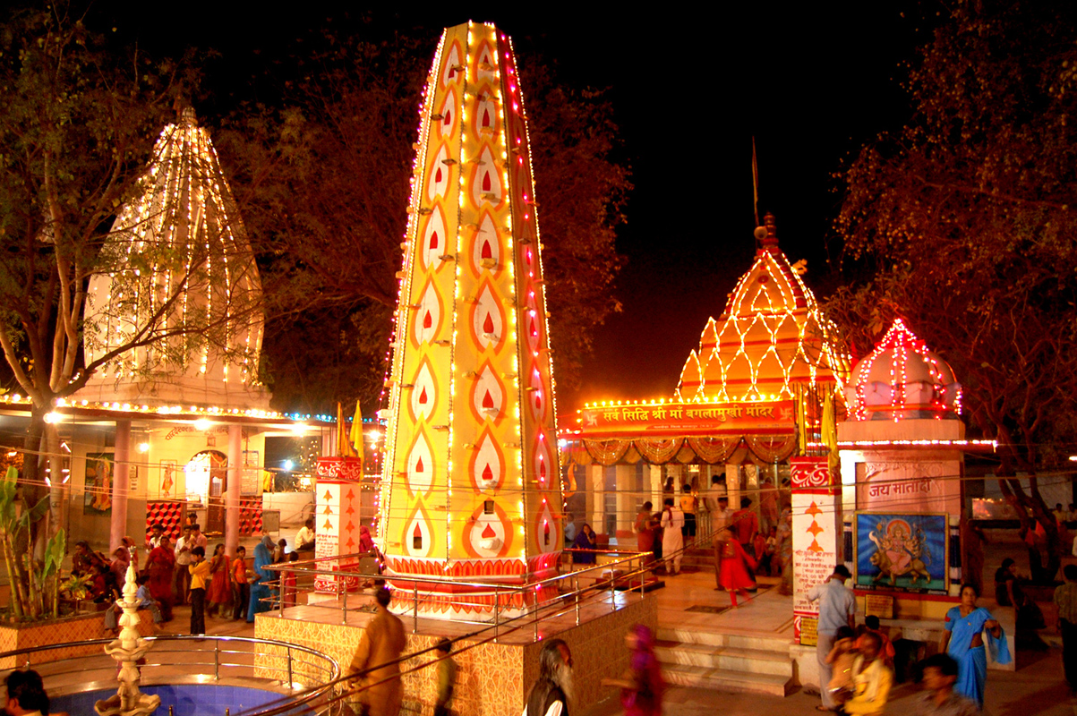 agarmalwa, Devotees reaching, Pitambara Siddhpeeth  