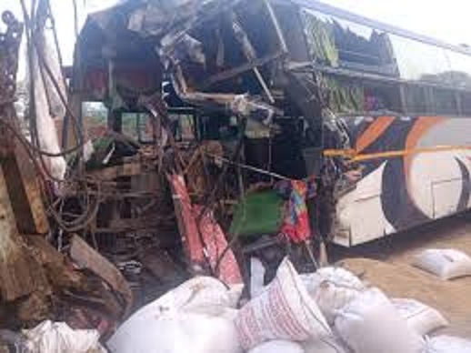 seoni, Passenger bus ,collides with truck  