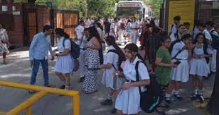 new delhi,Bomb threat,  six schools  