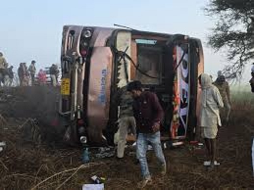 agarmalwa,  bus overturned ,National Highway