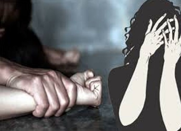 rajgarh, Woman raped , entering her home