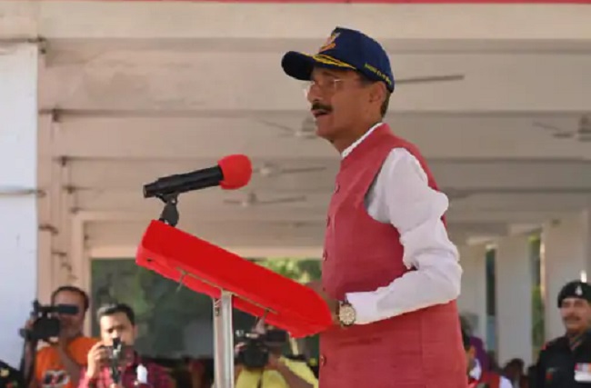 gwalior, Minister of State, glorifying Aurangzeb