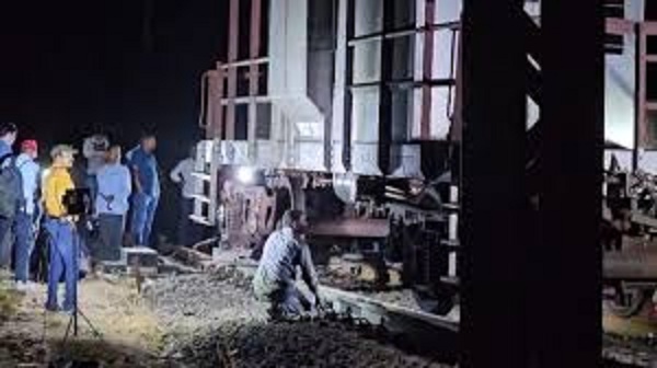 sehdol, Card cabin , goods train  