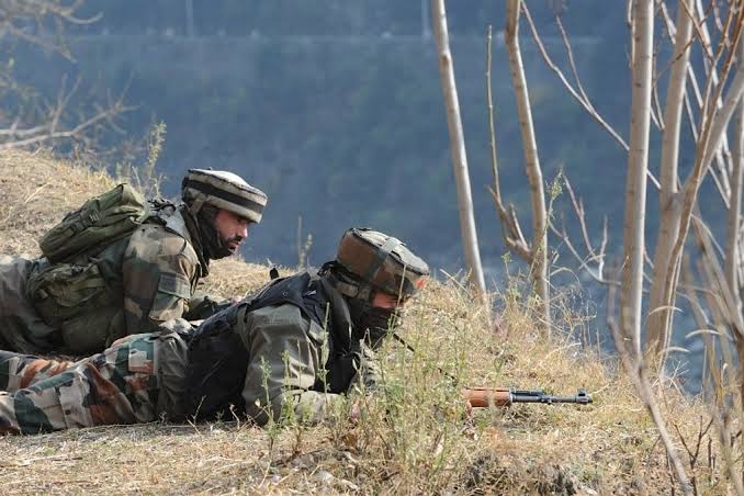 kupwada, Pakistani army , opened fire 