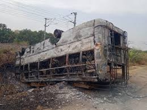 satna,   passenger bu, set on fire 