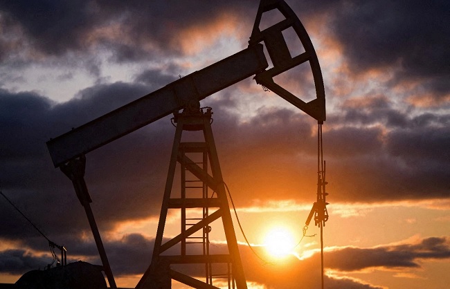 new delhi, After the US attack , crude oil jumped  