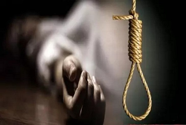 bhopal,   painter contractor, hanging himself