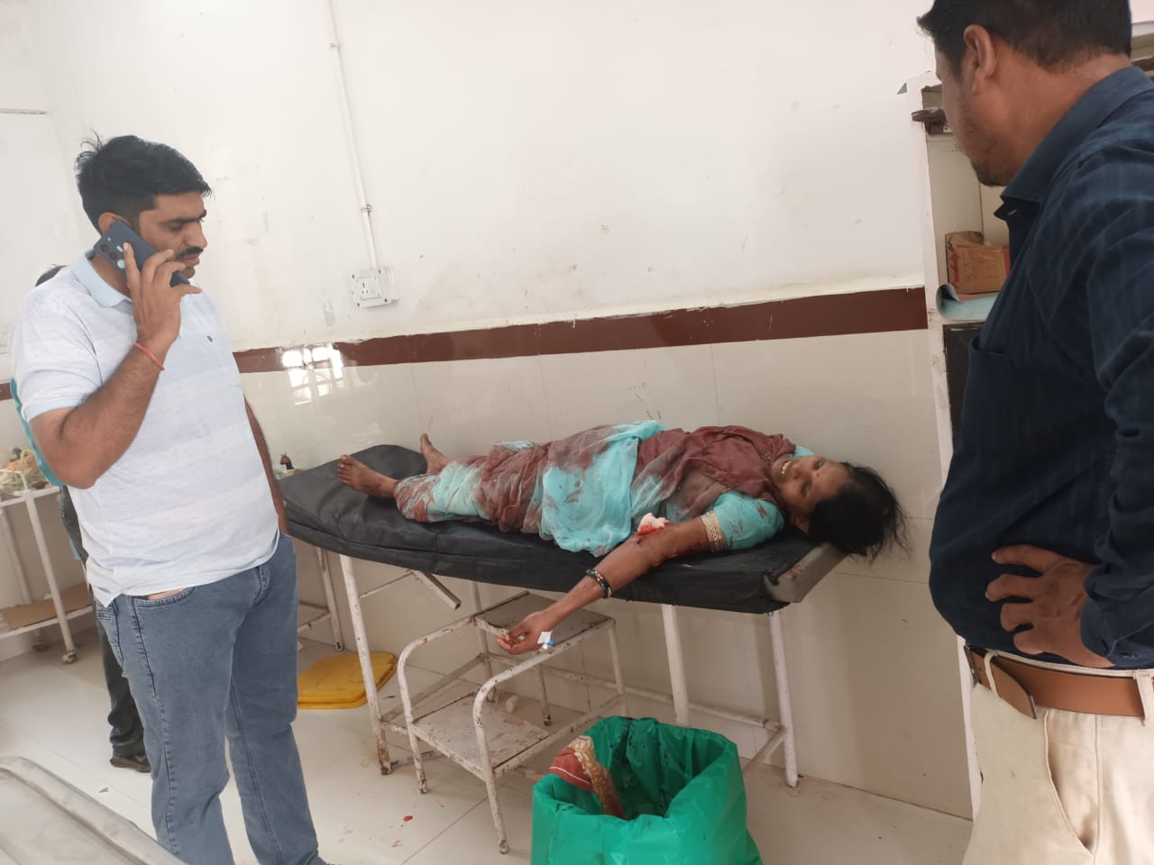 rajgarh,Husband cuts off, wife