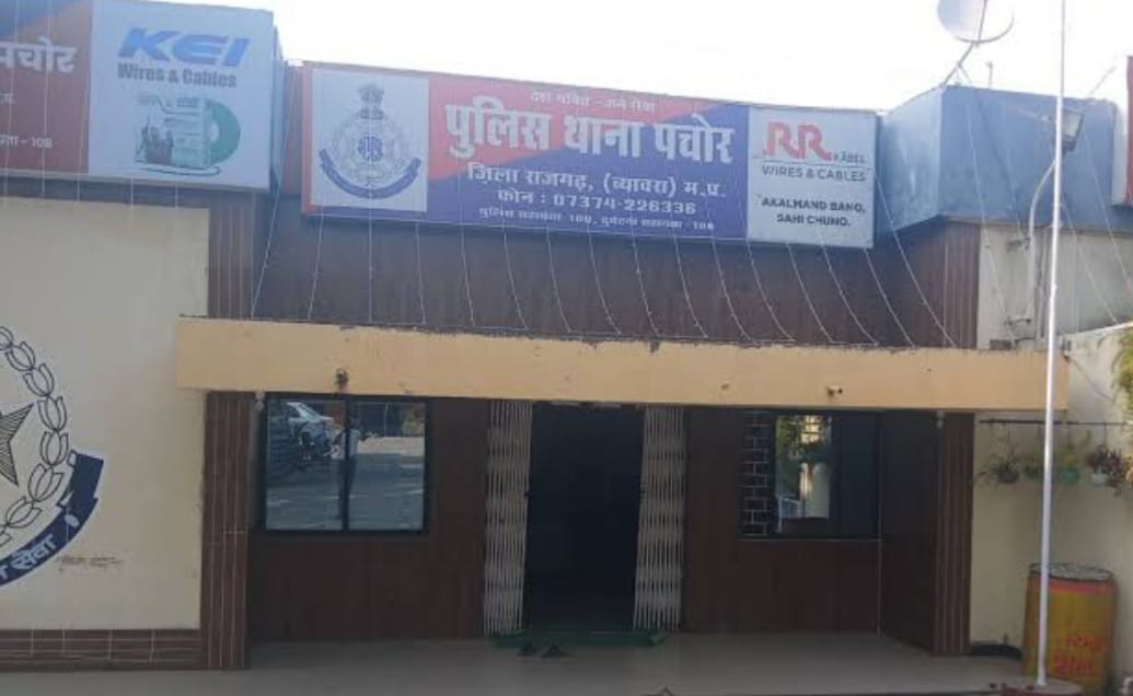 rajgarh, Two brothers attacked, demanding money back 