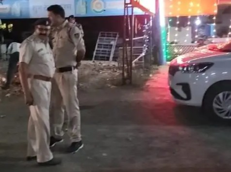 jabalpur, Bullets fired , Sarpanch in public