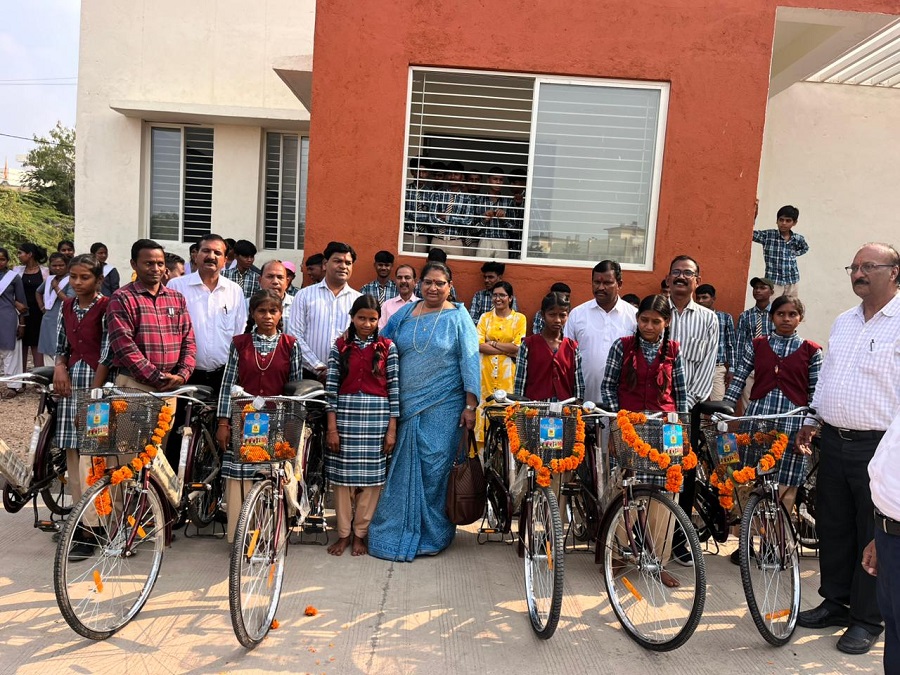 bhopal, Education of daughters, Minister Bhuria