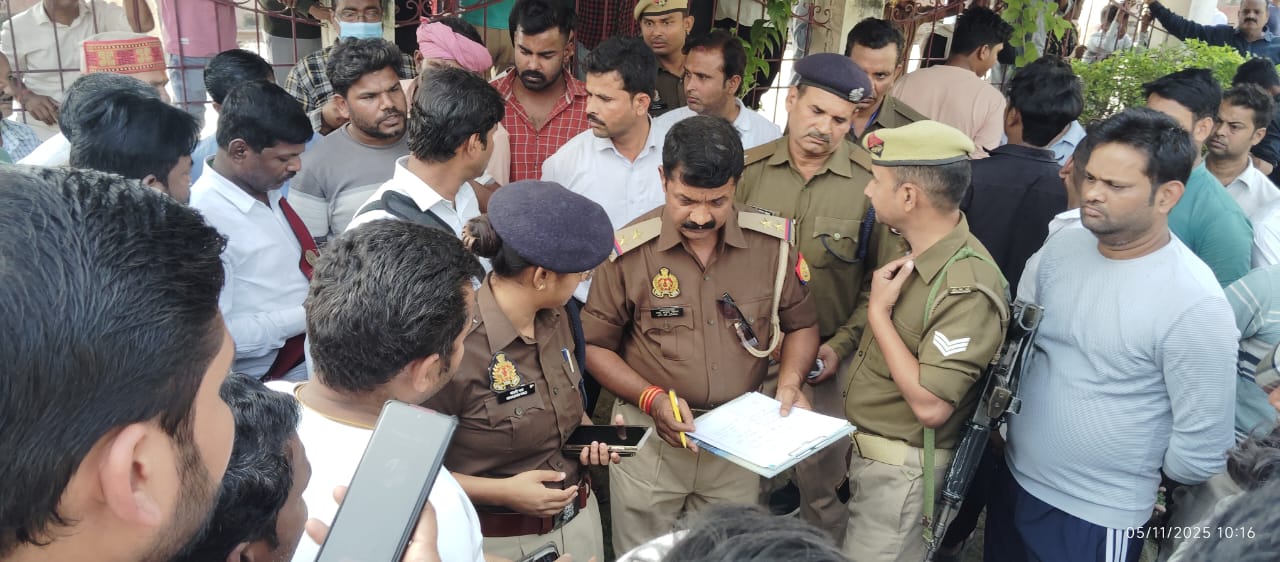 mirjapur, Eight pilgrims, including six women 
