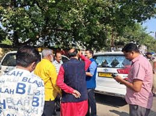 khandwa, Cloth merchant robbed,  broad daylight 