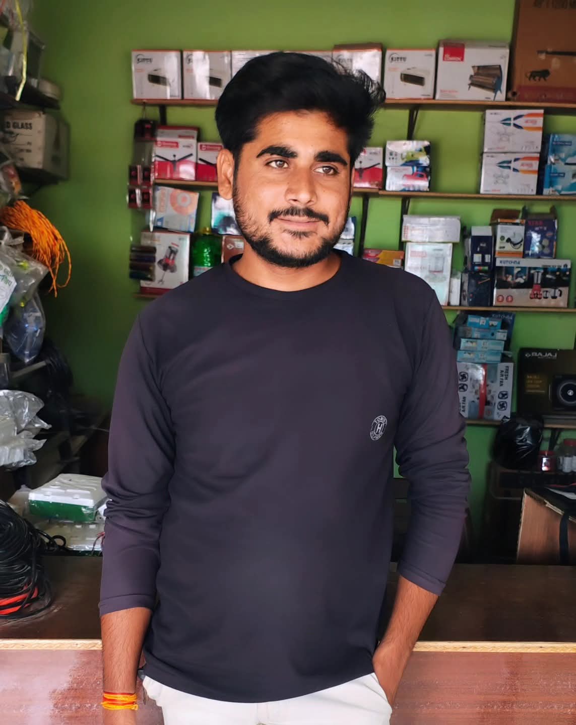 morena, Former Sarpanch beats ,refusing to resign