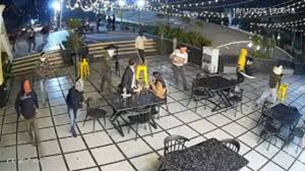 bhopal, Cafe vandalized ,swords and sticks