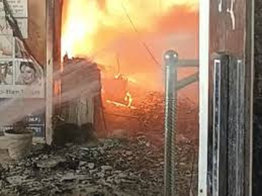 bhopal, Fire breaks out in, beauty parlor 