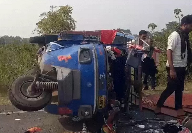 jabalpur, Three people died , auto and a bike
