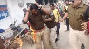 Major, accident ,during, effigy, burning, Maihar, Traffic, TI ,seriously, burnt